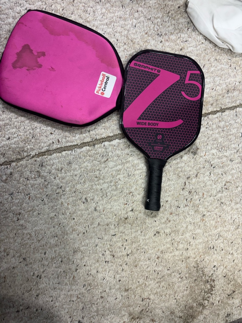 Z5 Graphite Wide Body Pink/Black Pickleball Paddle